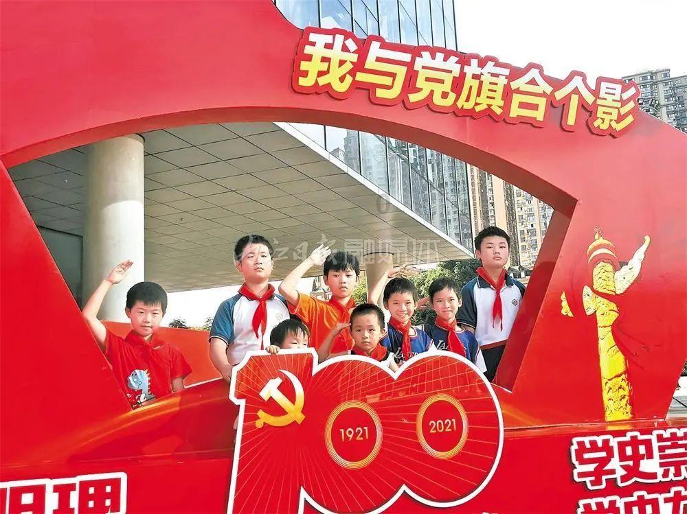 下周,情商很高,非常霸道,喜欢控制,爱情果断,不是谁都能驾驭