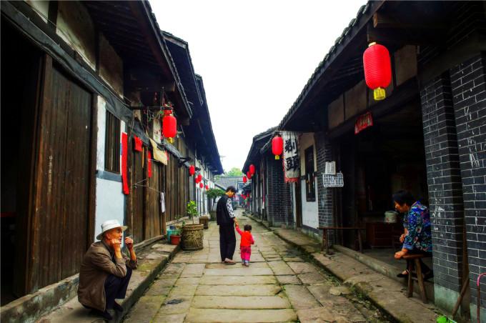 泰山区举行“赏文化 品年味”冬季“村晚”
